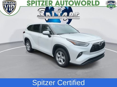 Used 2023 Toyota Highlander LE FWD image 2