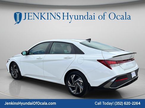 Certified 2025 Hyundai Elantra Sport FWD image 5