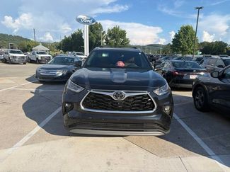 Used 2024 Toyota Highlander Platinum AWD/4WD video 3