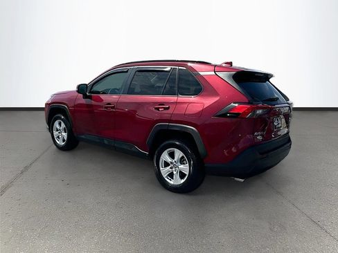 Used 2020 Toyota RAV4 XLE FWD image 5