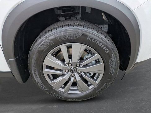 New 2026 Nissan Pathfinder SV image 9