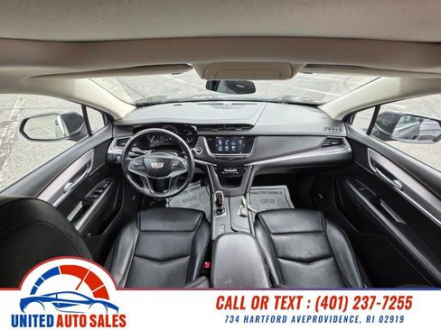 Used 2018 Cadillac XT5 Luxury w/ Driver Awareness Package image 15