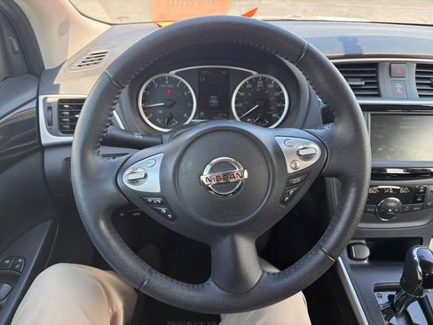 Used 2019 Nissan Sentra SV w/ Special Edition Package FWD image 11