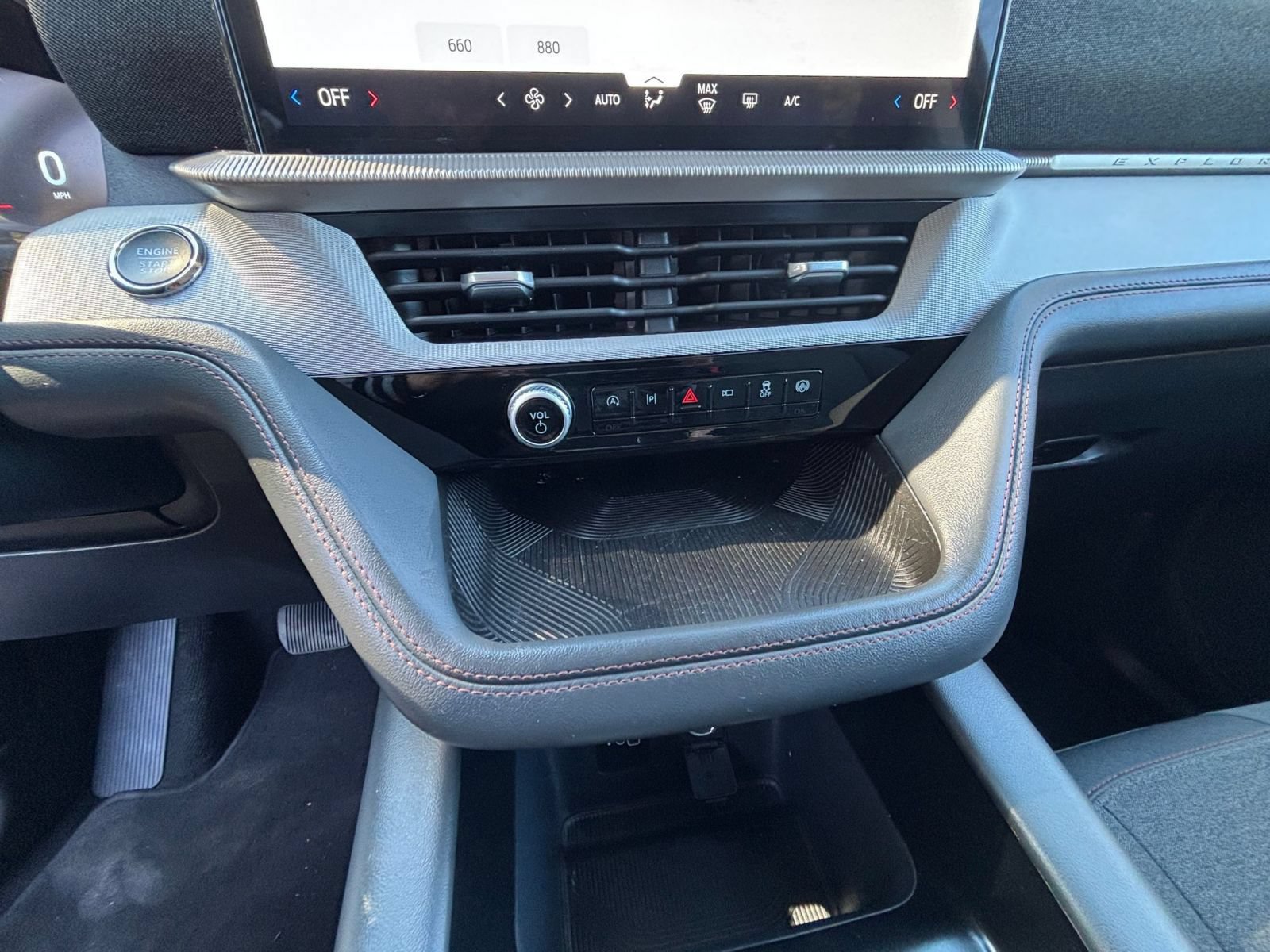 Used 2026 Ford Explorer Active AWD/4WD image 16