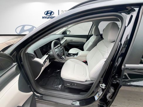 Used 2025 Hyundai Tucson SEL FWD image 16