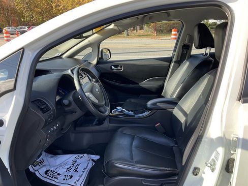 Used 2014 Nissan Leaf SL w/ Premium Package image 14