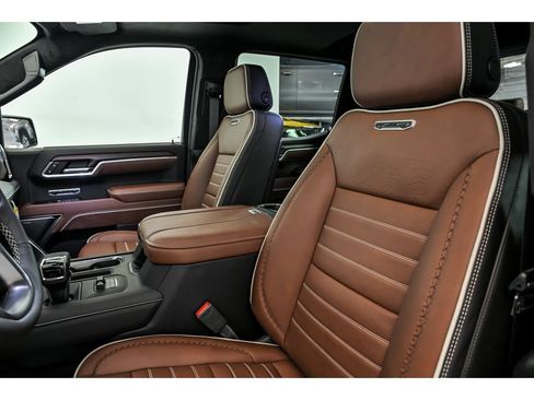 New 2026 GMC Sierra 1500 Denali Ultimate w/ LPO, Black Badging Package AWD/4WD image 10