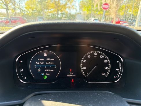 Used 2018 Honda Accord Touring image 16