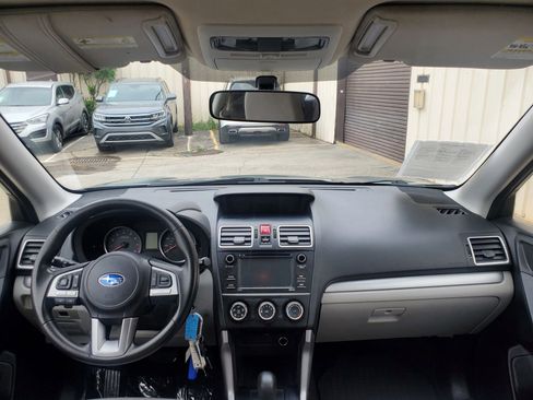 Used 2018 Subaru Forester 2.5i AWD/4WD image 27