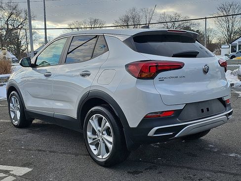 Used 2021 Buick Encore GX Preferred w/ Cold Weather Comfort Package image 4