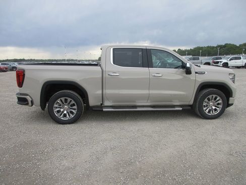 New 2026 GMC Sierra 1500 Denali AWD/4WD image 3