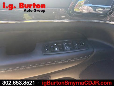 Used 2019 Jeep Grand Cherokee Overland AWD/4WD image 7