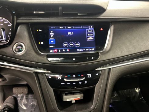 Certified 2021 Cadillac XT5 Premium Luxury image 22
