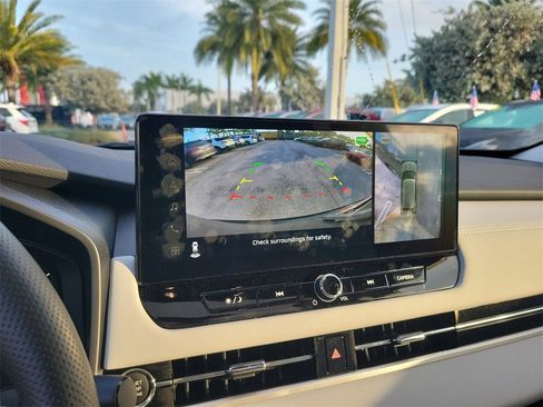 Used 2025 Mitsubishi Outlander SEL image 25