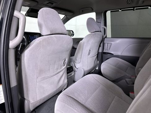 Used 2020 Toyota Sienna LE AWD/4WD image 20
