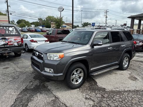 Used 2013 Toyota 4Runner SR5 w/ Premium Pkg w/3rd Row Seat AWD/4WD image 2
