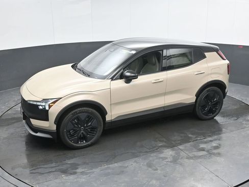 New 2026 Volvo EX30 Cross Country Ultra w/ Protection Package Premier AWD/4WD image 34