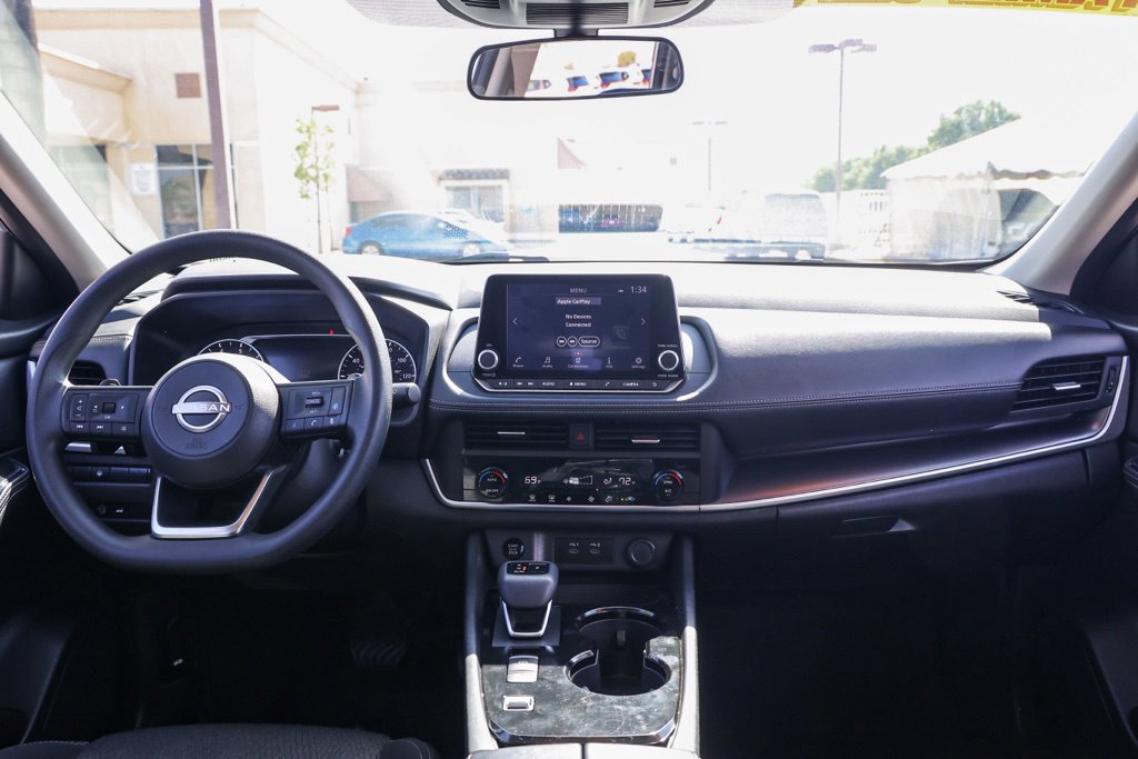 Used 2024 Nissan Rogue SV FWD image 23