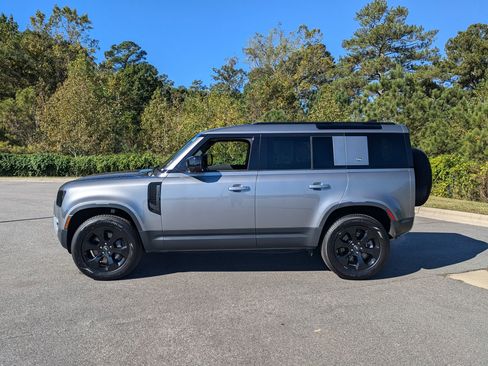 Certified 2023 Land Rover Defender 110 SE image 8
