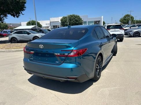 Used 2025 Toyota Camry SE FWD image 3