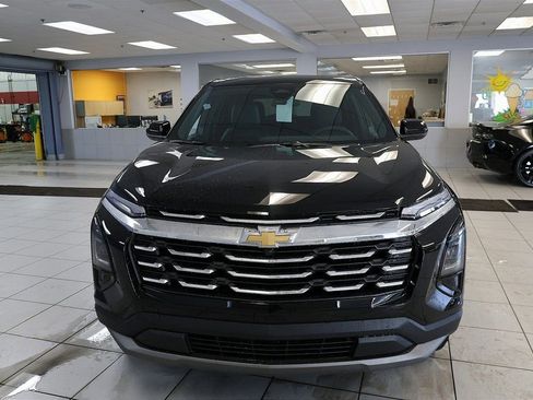 New 2026 Chevrolet Equinox LT w/ Convenience Package II FWD image 8