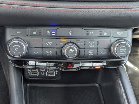 Used 2024 Dodge Durango GT AWD/4WD image 28