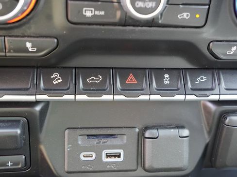 Certified 2022 Chevrolet Silverado 2500 LTZ AWD/4WD image 28