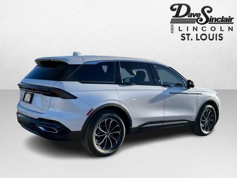 New 2026 Lincoln Nautilus Premier AWD/4WD image 5