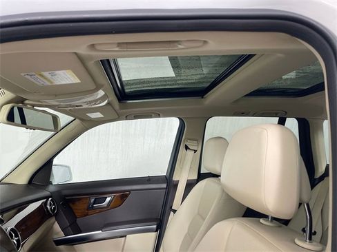 Used 2014 Mercedes-Benz GLK 250 BlueTEC 4MATIC image 16