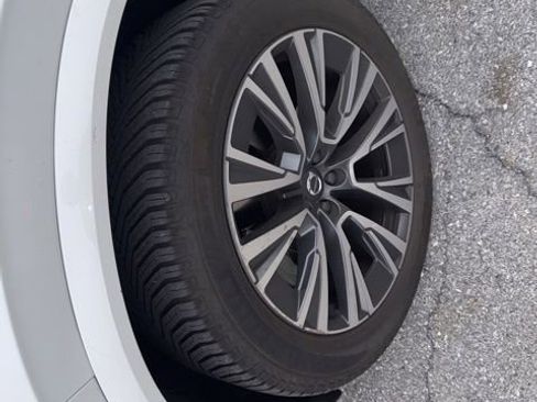 Used 2021 Volvo XC90 T6 Momentum image 21