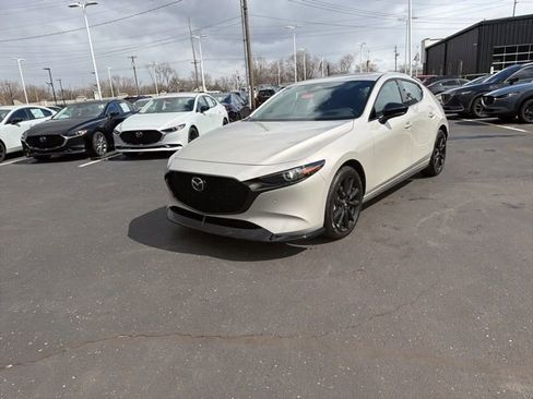 New 2026 MAZDA MAZDA3 Hatchback w/Premium Plus Pkg image 16