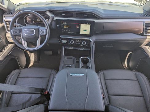 Used 2025 GMC Sierra 2500 Denali image 15
