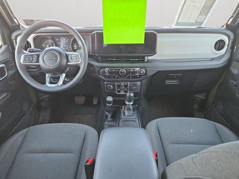 Used 2024 Jeep Wrangler Unlimited Sahara image 17