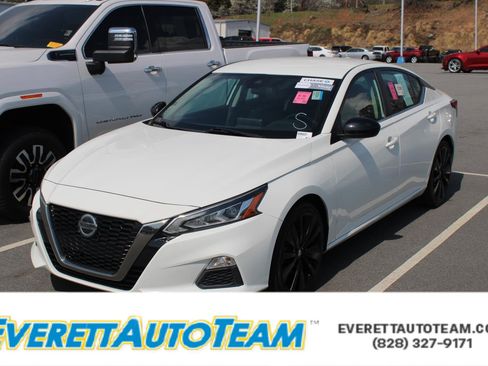 Used 2021 Nissan Altima 2.5 SR image 1