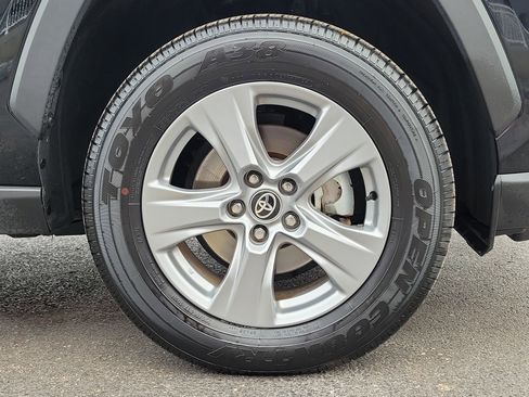 Used 2025 Toyota RAV4 XLE image 5