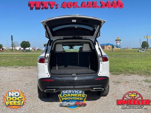Used 2023 Buick Enclave Essence w/ Experience Buick Package FWD image 7
