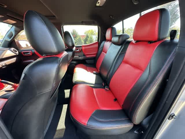 Used 2017 Toyota Tacoma TRD Sport w/ Premium & Technology Package AWD/4WD image 19