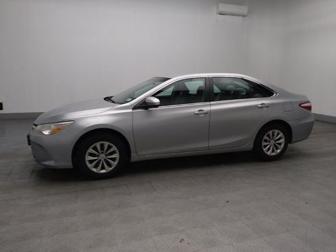 Used 2017 Toyota Camry LE FWD image 2