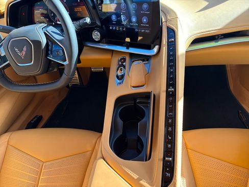 Used 2022 Chevrolet Corvette Stingray Premium Conv w/ Z51 Performance Package image 23