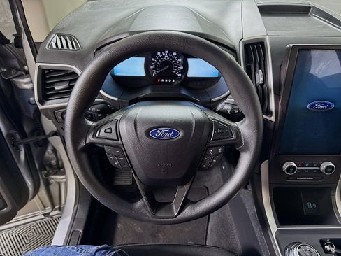 Used 2021 Ford Edge SE image 15