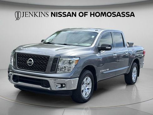 Used 2019 Nissan Titan SV AWD/4WD image 11