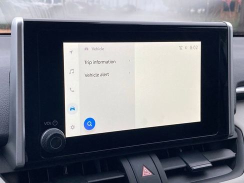 Used 2025 Toyota RAV4 XLE FWD image 22