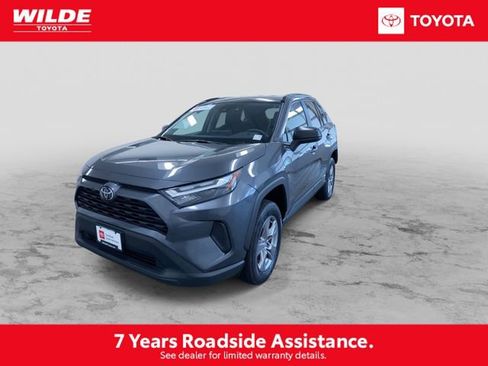 Certified 2025 Toyota RAV4 LE AWD/4WD image 5