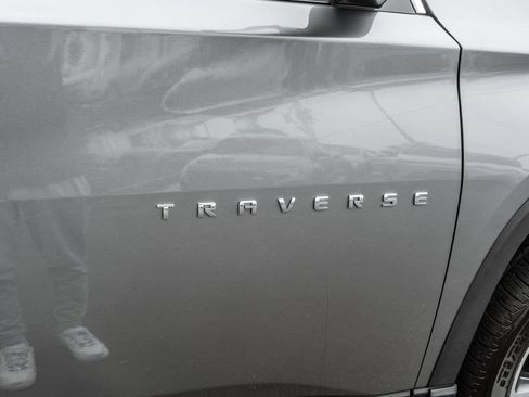 Used 2018 Chevrolet Traverse LT AWD/4WD image 4