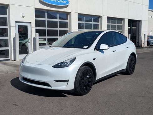 Used 2021 Tesla Model Y Long Range AWD/4WD image 11