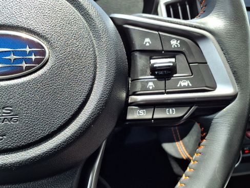 Used 2020 Subaru Crosstrek 2.0i Premium w/ Moonroof Package 2 AWD/4WD image 17