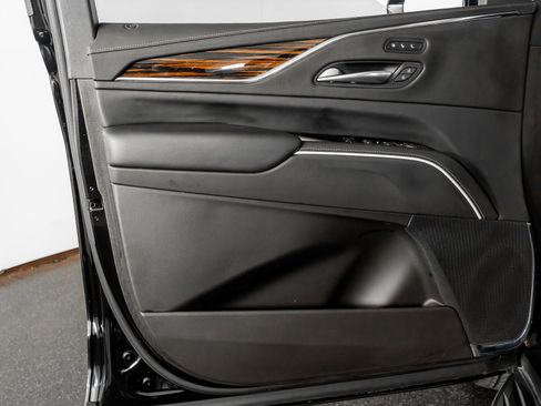 Used 2024 Cadillac Escalade ESV Premium Luxury image 49