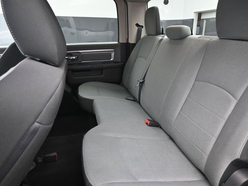 Used 2022 RAM 1500 Classic SLT image 12