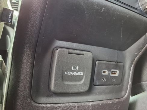 Used 2022 GMC Acadia SLE w/ Driver Convenience Package FWD image 24