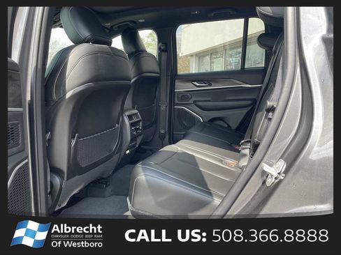 New 2026 Jeep Grand Cherokee Limited AWD/4WD image 11